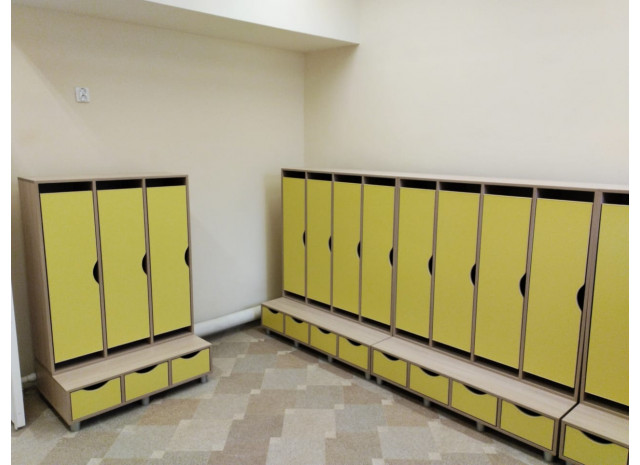 Шкафчики для раздевалки в детский сад в цвете Ясень и Лимонный
