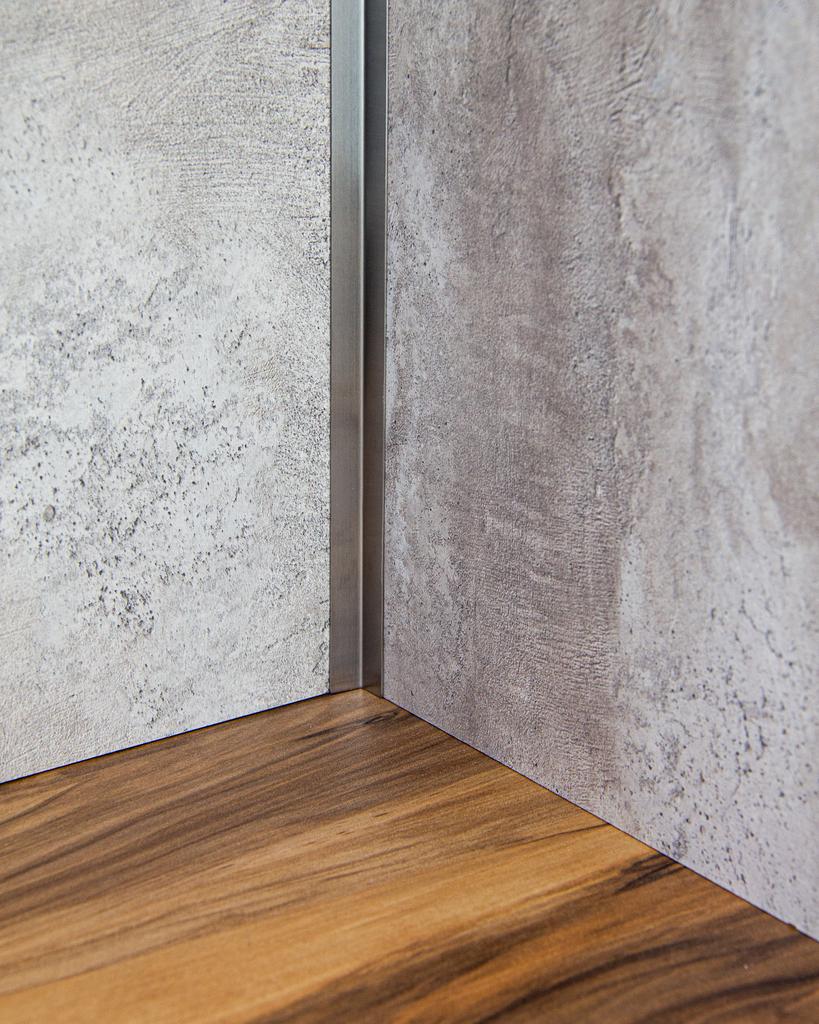 Планка для мебельного щита, внутренний угол, 600х10х9 мм, нержавеющая сталь (МЩ угол вн) Планка для мебельного щита, внутренний угол, 600х10х9 мм, нержавеющая сталь (МЩ угол вн)