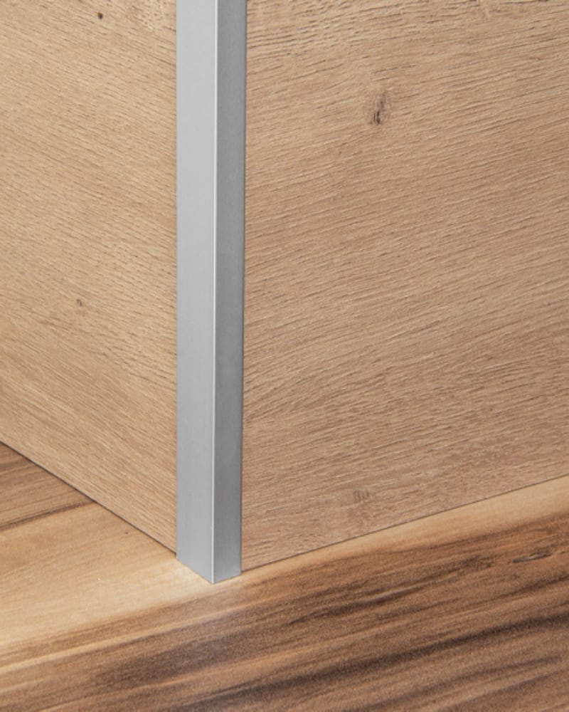 Планка для мебельного щита, угловая, 600х10 мм, алюминий матовый (1120/600МТ) Планка для мебельного щита, угловая, 600х10 мм, алюминий матовый (1120/600МТ)