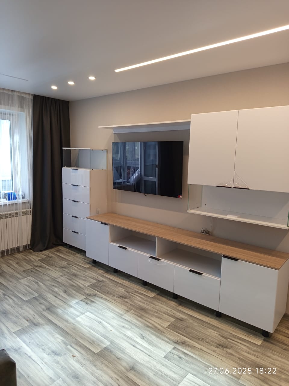 Комплект мебели в гостиную «Белый + Каньон Песчаный»: стиль, функциональность, безупречное качество